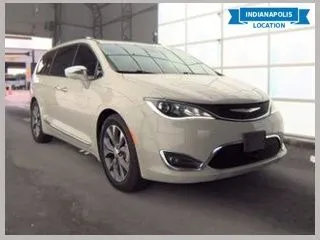 White 2019 Chrysler Pacifica Limited for sale in Indianapolis, IN