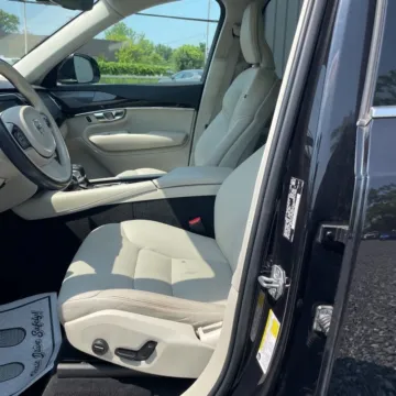 More photos of 2019 Volvo XC90 T5 Momentum at Indy Auto Man - Indianapolis, IN