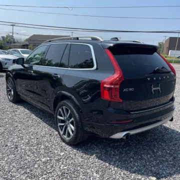 More photos of 2019 Volvo XC90 T5 Momentum at Indy Auto Man - Indianapolis, IN