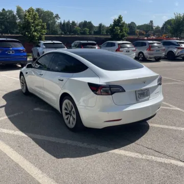 More photos of 2021 Tesla Model 3 Long Range at Indy Auto Man - Indianapolis, IN