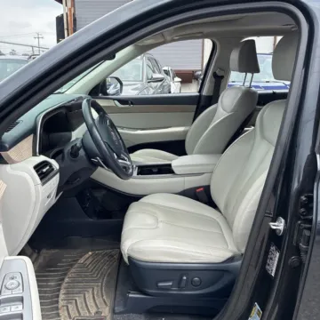 More photos of 2021 Hyundai Palisade SEL at Indy Auto Man - Indianapolis, IN