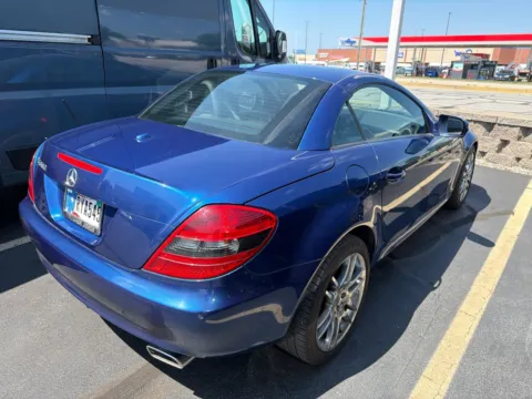 More photos of 2009 Mercedes-Benz SLK 300 Base at Indy Auto Man - Indianapolis, IN