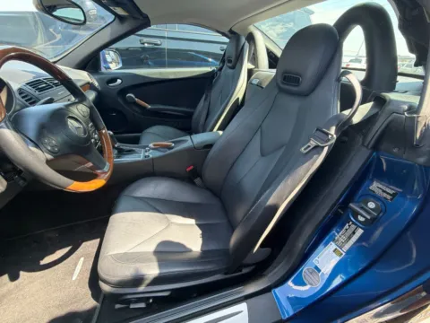 More photos of 2009 Mercedes-Benz SLK 300 Base at Indy Auto Man - Indianapolis, IN