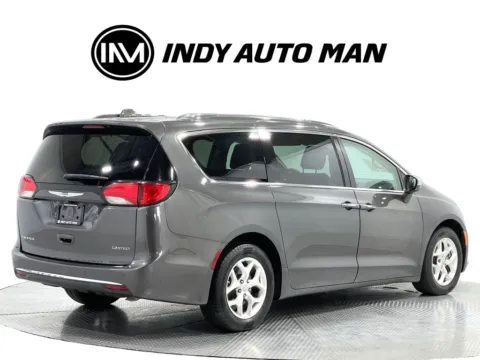 More photos of 2020 Chrysler Pacifica Limited at Indy Auto Man - Indianapolis, IN