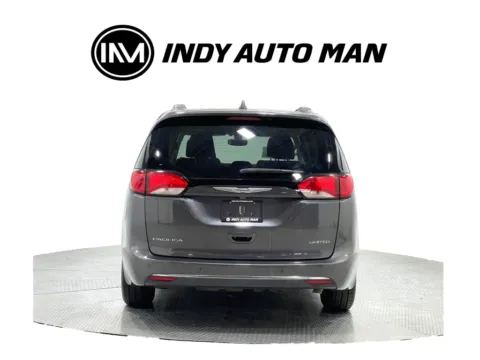 More photos of 2020 Chrysler Pacifica Limited at Indy Auto Man - Indianapolis, IN