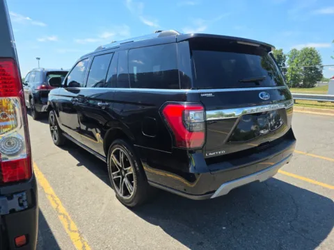 More photos of 2021 Ford Expedition Limited at Indy Auto Man - Indianapolis, IN