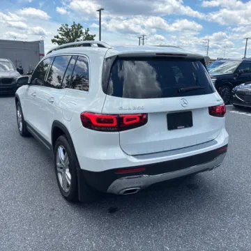 More photos of 2022 Mercedes-Benz GLB 250 4MATIC at Indy Auto Man - Indianapolis, IN