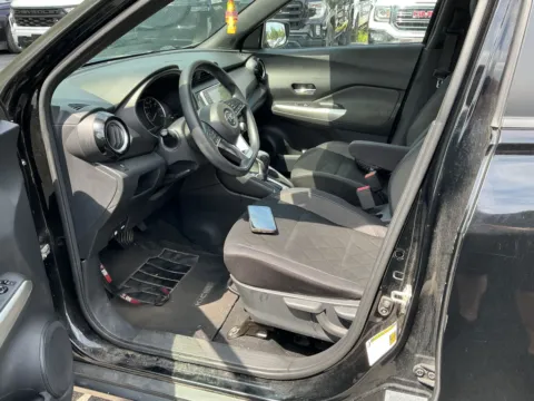 More photos of 2019 Nissan Kicks SV at Indy Auto Man - Indianapolis, IN