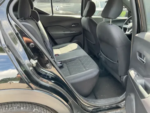 More photos of 2019 Nissan Kicks SV at Indy Auto Man - Indianapolis, IN
