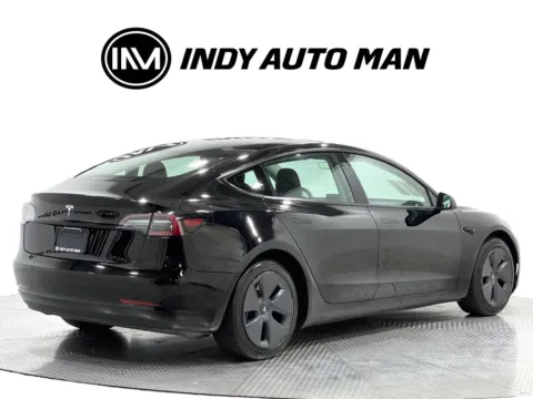 More photos of 2022 Tesla Model 3 at Indy Auto Man - Indianapolis, IN