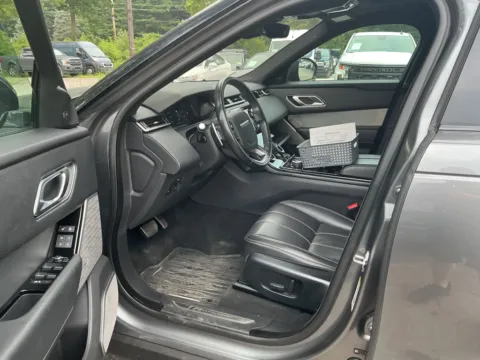 More photos of 2019 Land Rover Range Rover Velar SE R-Dynamic at Indy Auto Man - Indianapolis, IN
