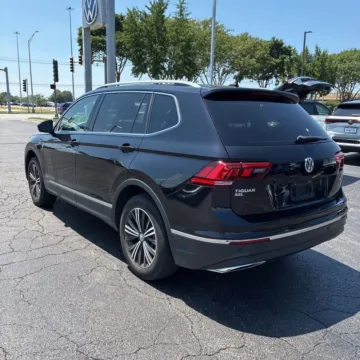 More photos of 2018 Volkswagen Tiguan 2.0T SEL 4Motion at Indy Auto Man - Indianapolis, IN