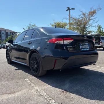 More photos of 2020 Toyota Corolla LE at Indy Auto Man - Indianapolis, IN