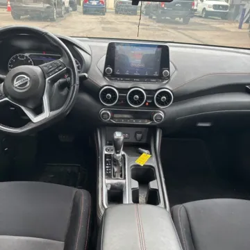 More photos of 2021 Nissan Sentra SR at Indy Auto Man - Indianapolis, IN