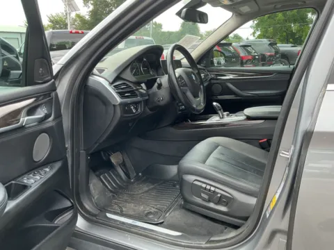 More photos of 2016 BMW X5 xDrive40e at Indy Auto Man - Indianapolis, IN