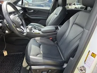 More photos of 2019 Audi Q7 55 Prestige quattro at Indy Auto Man - Indianapolis, IN