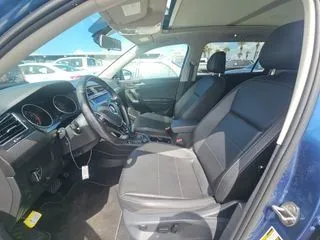 More photos of 2019 Volkswagen Tiguan 2.0T SE 4Motion at Indy Auto Man - Indianapolis, IN