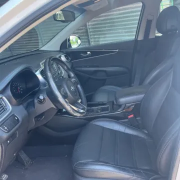 More photos of 2016 Kia Sorento EX at Indy Auto Man - Indianapolis, IN