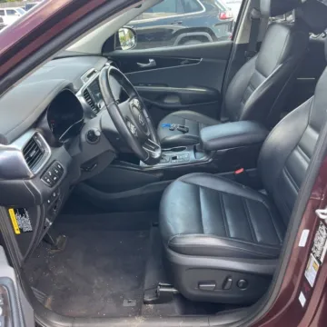 More photos of 2017 Kia Sorento EX at Indy Auto Man - Indianapolis, IN