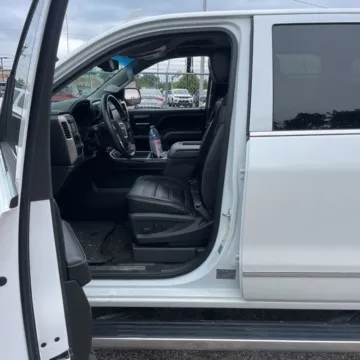 More photos of 2016 GMC Sierra 1500 Denali at Indy Auto Man - Indianapolis, IN