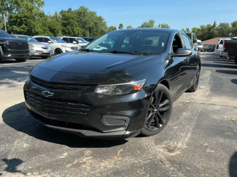 Photos of 2018 Chevrolet Malibu LT for sale in Indianapolis, IN at Indy Auto Man - Indianapolis
