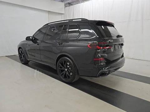 More photos of 2025 BMW X7 M60i at Indy Auto Man - Indianapolis, IN