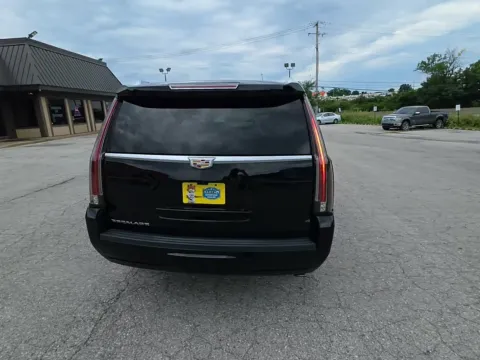 More photos of 2019 Cadillac Escalade Premium Luxury at Indy Auto Man - Indianapolis, IN