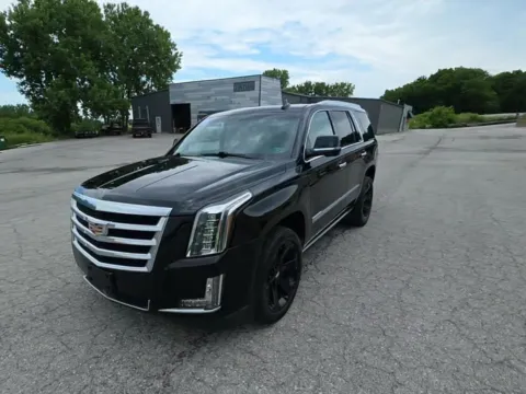 Photos of 2019 Cadillac Escalade Premium Luxury for sale in Indianapolis, IN at Indy Auto Man - Indianapolis