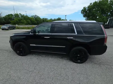More photos of 2019 Cadillac Escalade Premium Luxury at Indy Auto Man - Indianapolis, IN