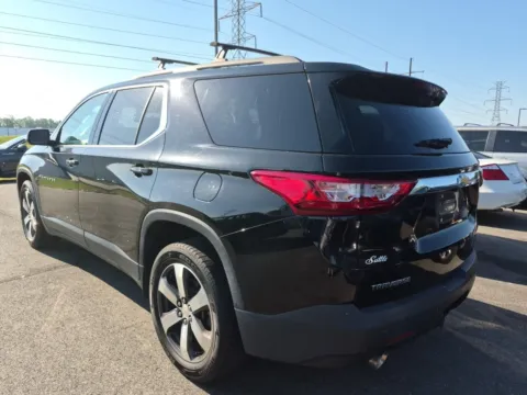 More photos of 2020 Chevrolet Traverse 3LT at Indy Auto Man - Indianapolis, IN