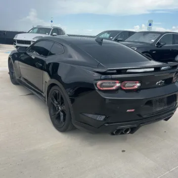 More photos of 2019 Chevrolet Camaro SS 2SS at Indy Auto Man - Indianapolis, IN