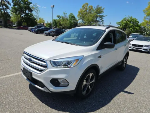 Photos of 2018 Ford Escape SEL for sale in Indianapolis, IN at Indy Auto Man - Indianapolis