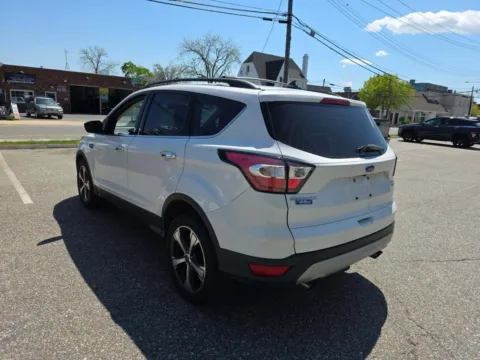 More photos of 2018 Ford Escape SEL at Indy Auto Man - Indianapolis, IN