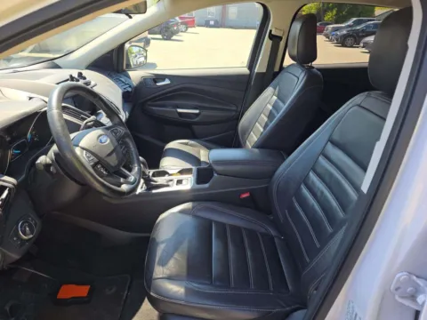 More photos of 2018 Ford Escape SEL at Indy Auto Man - Indianapolis, IN