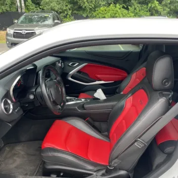 More photos of 2018 Chevrolet Camaro SS 2SS at Indy Auto Man - Indianapolis, IN