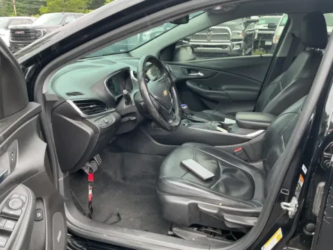 More photos of 2018 Chevrolet Volt Premier at Indy Auto Man - Indianapolis, IN