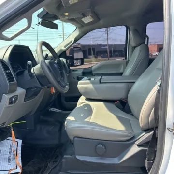 More photos of 2022 Ford F-250SD XL at Indy Auto Man - Indianapolis, IN
