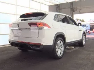 Another view of 2020 Volkswagen Atlas Cross Sport 3.6L V6 SE w/Technology for sale in Indianapolis, IN at Indy Auto Man - Indianapolis