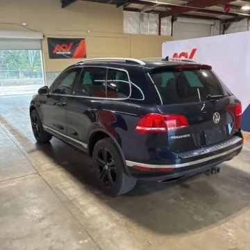More photos of 2017 Volkswagen Touareg V6 4Motion at Indy Auto Man - Indianapolis, IN