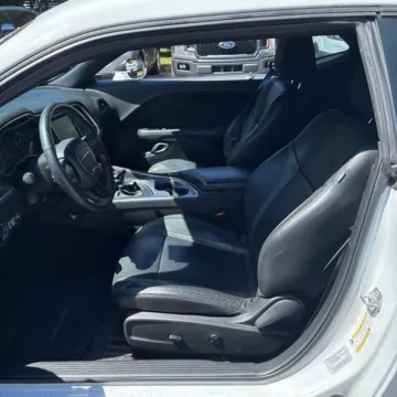 More photos of 2016 Dodge Challenger R/T at Indy Auto Man - Indianapolis, IN