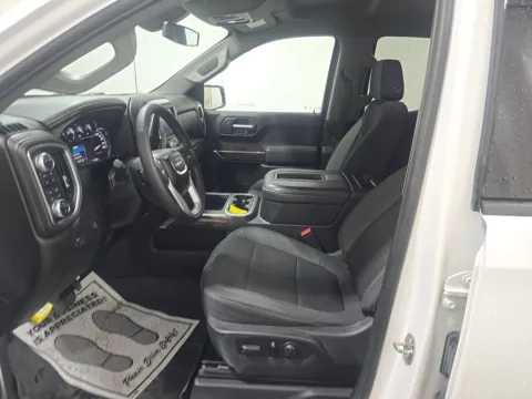 More photos of 2022 GMC Sierra 1500 Limited Elevation at Indy Auto Man - Indianapolis, IN