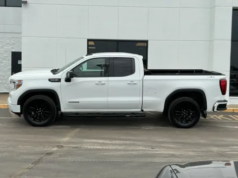 More photos of 2022 GMC Sierra 1500 Limited Elevation at Indy Auto Man - Indianapolis, IN