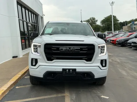 Another view of 2022 GMC Sierra 1500 Limited Elevation for sale in Indianapolis, IN at Indy Auto Man - Indianapolis