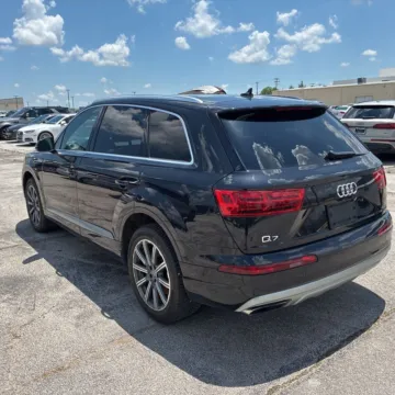 More photos of 2017 Audi Q7 3.0 TDI Premium Plus quattro at Indy Auto Man - Indianapolis, IN