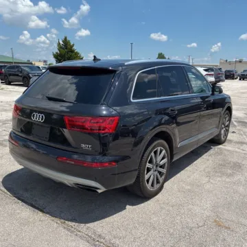 Another view of 2017 Audi Q7 3.0T Premium Plus quattro for sale in Indianapolis, IN at Indy Auto Man - Indianapolis