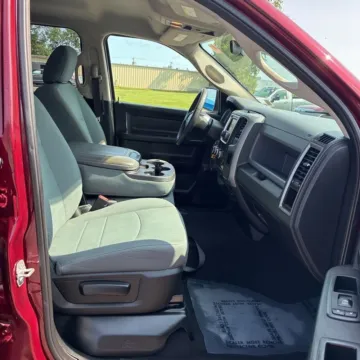 More photos of 2018 Ram 1500 Express at Indy Auto Man - Indianapolis, IN