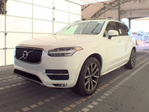 Photos of 2019 Volvo XC90 T6 Momentum for sale in Indianapolis, IN at Indy Auto Man - Indianapolis