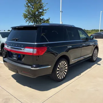 Another view of 2019 Lincoln Navigator Reserve for sale in Indianapolis, IN at Indy Auto Man - Indianapolis