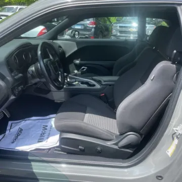 More photos of 2018 Dodge Challenger R/T Shaker at Indy Auto Man - Indianapolis, IN
