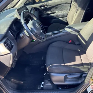 More photos of 2019 Toyota C-HR XLE at Indy Auto Man - Indianapolis, IN